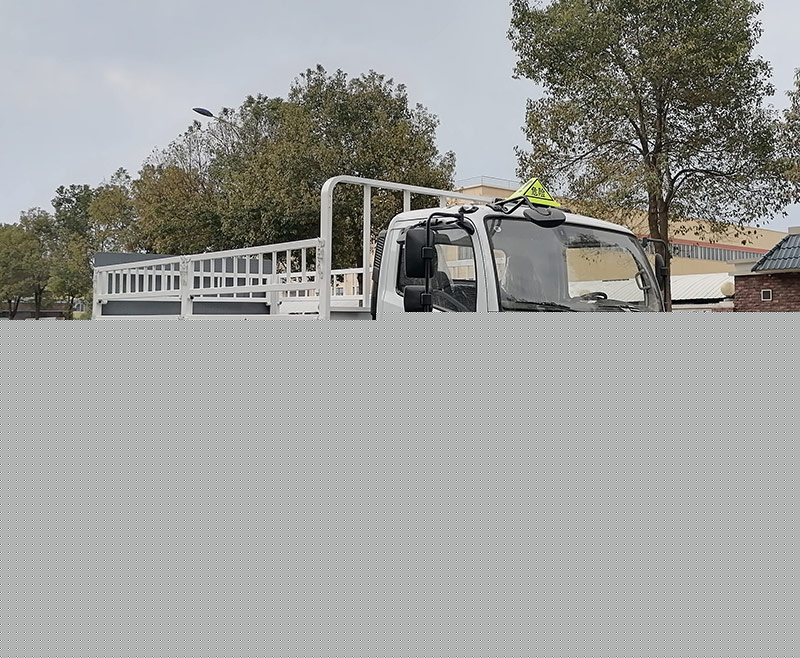 權駿牌JJJ5125TQP型氣瓶運輸車